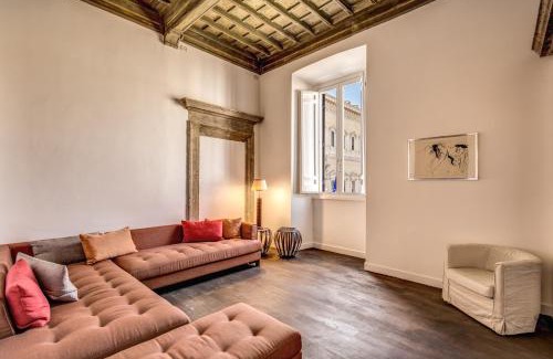 Rione VII Regola Apartment | Piazza Farnese exclusive view 2 bedroom en suite
