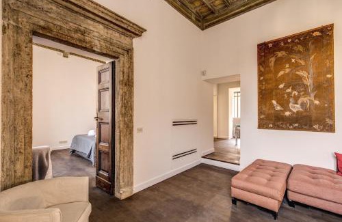 Rione VII Regola Apartment | Piazza Farnese exclusive view 2 bedroom en suite