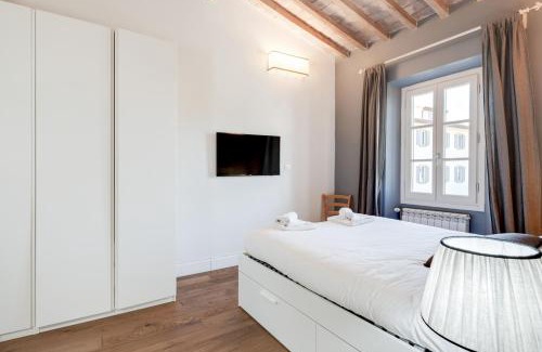 San Lorenzo Apartment | Piazza Indipendenza & Giardino della Fortezza Apt