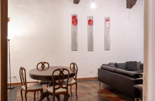 Rione VI Parione Apartment | Piazza Navona Charming Large Apartment