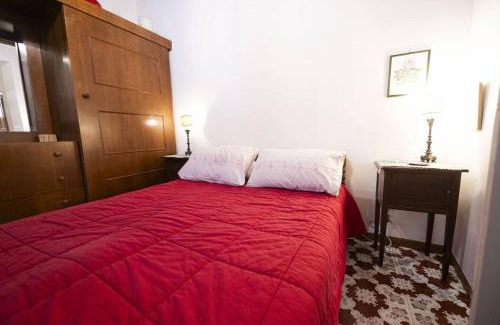 Rione V Ponte Apartment | Piazza Navona Courtyard Apartment with Rooftop Access