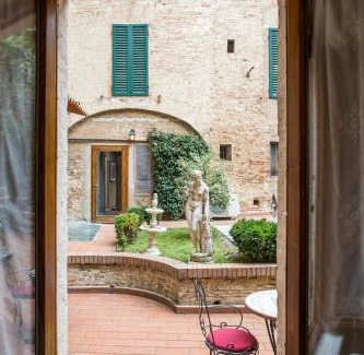 Siena Historical Center House | Piazza Paradiso Accommodation