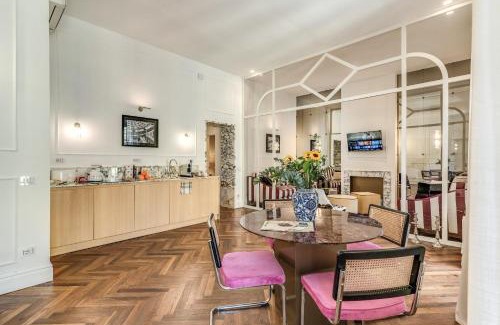 Rione II Trevi Apartment | Piazza Venezia Luxe Apartment