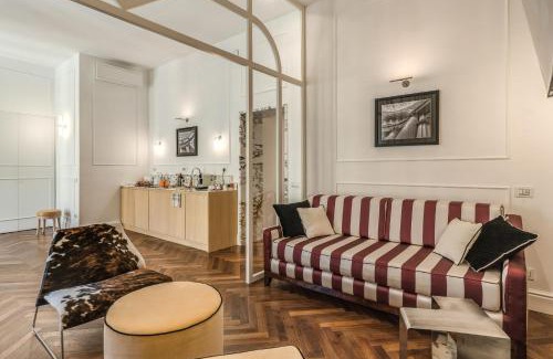 Rione II Trevi Apartment | Piazza Venezia Luxe Apartment
