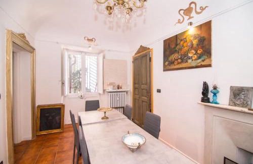 Historic Centre Apartment | Piazza Vittorio Veneto Elegant Flat