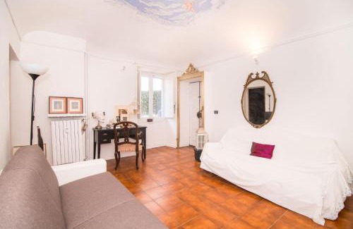 Historic Centre Apartment | Piazza Vittorio Veneto Elegant Flat