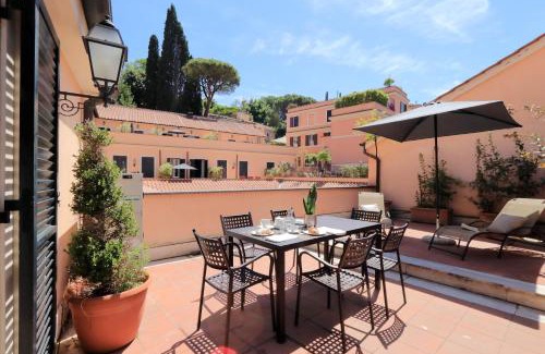 Rione IV Campo Marzio Apartment | Piazzetta Margutta - My Extra Home