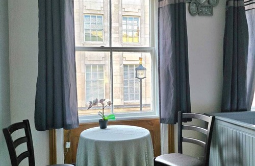 London City Centre House | Piccadilly Theatreland Studio