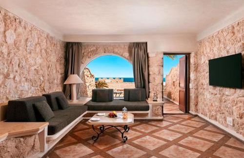 Village Road Resort | Pickalbatros Citadel Resort Sahl Hasheesh