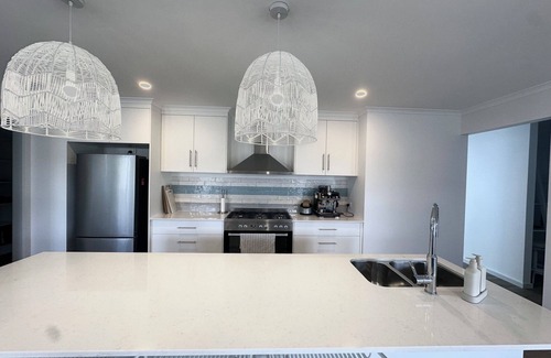 Waterhouse House | Picketts of Robe - Brand new build centrally located and near golf course