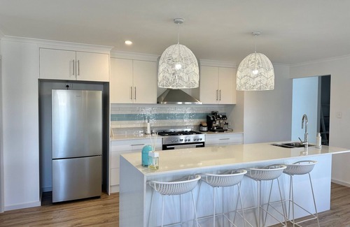 Waterhouse House | Picketts of Robe - Brand new build centrally located and near golf course