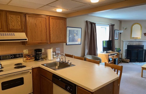 Killington Condo | PicoVillageResort D209 - Amazing 1-bedroom ski in ski out great views