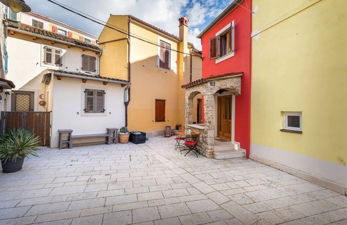 Valbandon Ski Chalet | Pictoresque Fazana - City Center - House Doda