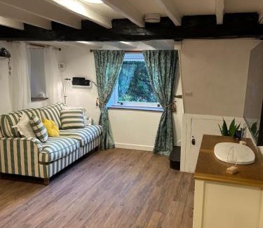 Gillingham House | Picture Postcard Dorset Cottage sleeps up to 6