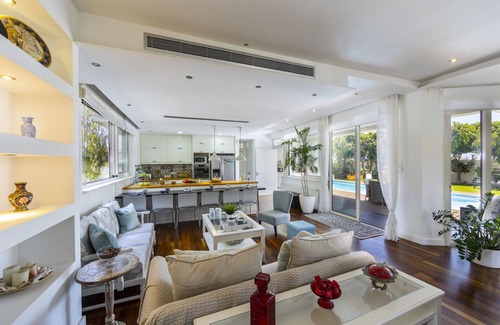 Kiti Villa | Picture Renting your 5 Star Villa with Beautiful Private Pool, Larnaca Villa 1397