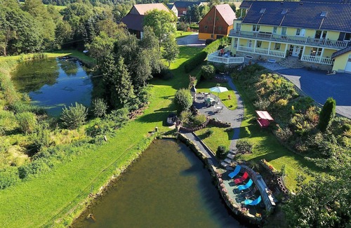 Lichtenhain Apartment | Picturesque Apartment in Lichtenhain with Pond