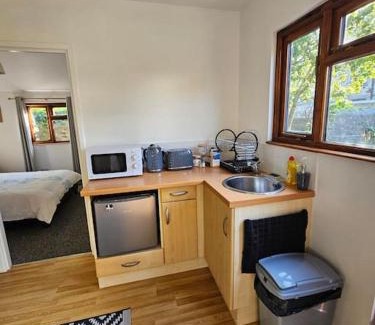 Camborne Apartment | Picturesque Cabin in Cornwall