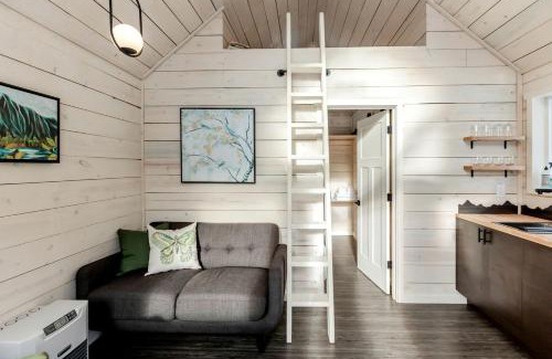 Chugiak House | Picturesque Cabin Nestled Amidst Trees in Anchorage, Alaska