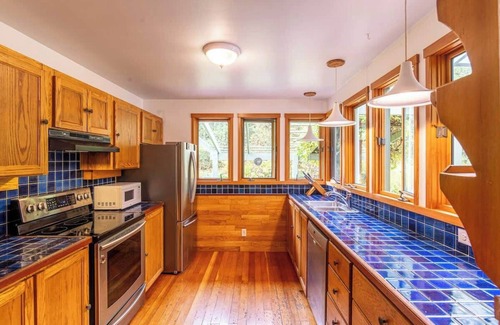 Madeira Park House | Picturesque & Comfy Escape: Waterfall View