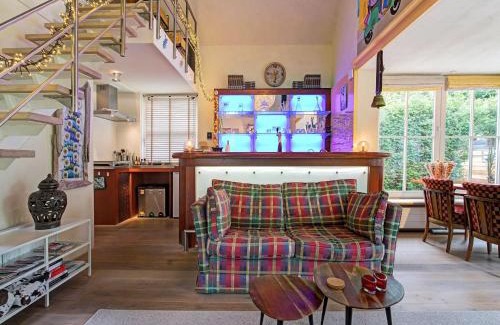 Oldenzaal House | Picturesque Holiday Home in Oldenzaal with Jacuzzi