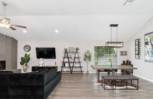 George Bush Park/Eldridge House | Piece of Art