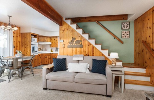 West Village Cabin | Piece of Paradise ~ Dream Deck + A/C