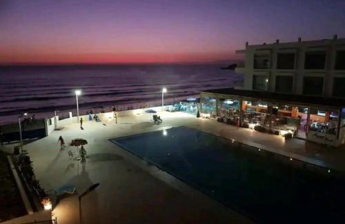 Tamraght Apartment | Pieds dans l`eau, piscine face à la mer - Adan beach