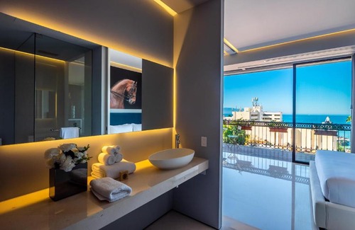 Romantic Zone House | PIER 57 306 BEST 2BR Sunset VIEWS Romantic Zone
