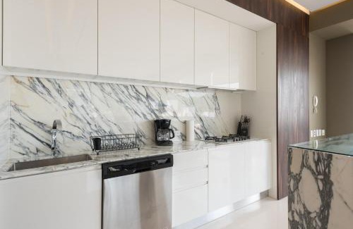 Romantic Zone Apartment | Pier 57-601 - Chic 1 bed 2 bath Best Ocean Views Zona Roman