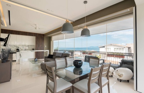 Romantic Zone Apartment | Pier 57-601 - Chic 1 bed 2 bath Best Ocean Views Zona Roman