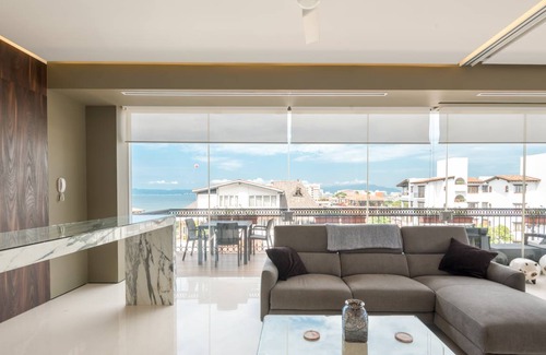 Romantic Zone Apartment | Pier 57-601 - Chic 1 bed 2 bath Best Ocean Views Zona Roman