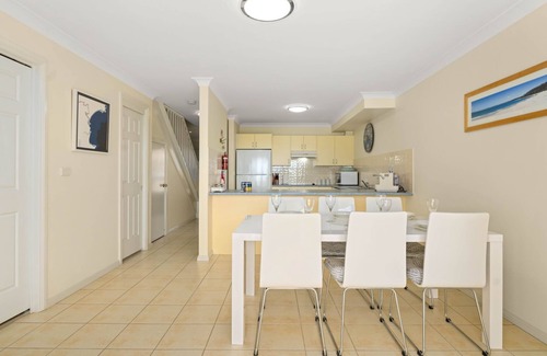 Huskisson House | Pier 8 by Experience Jervis Bay