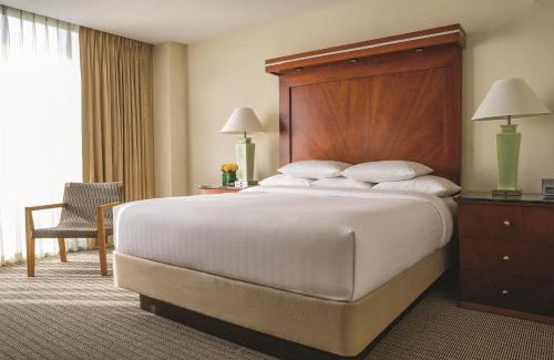 17th Street Causeway Hotel | Pier Sixty-Six