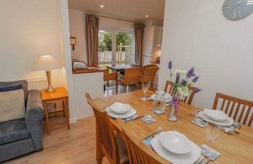 Yarmouth Cottage | PIERPONT D1, family friendly, with a garden in Yarmouth