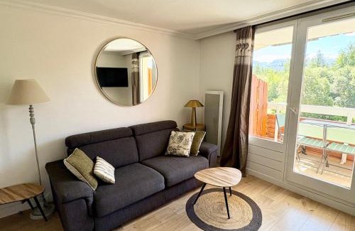 Bergers Apartment | Pierre et Vacances Les Bergers au Pied des pistes & Piscine -Sauna & Balcon Sud