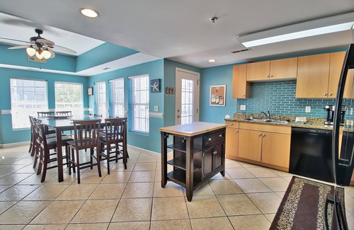 Cherry Grove Beach Condo | PierWatch#105-Sat to Sat-6bd/4ba-Sleep12-6beds-Balcony-Golf Cart Allowed-2ndRow