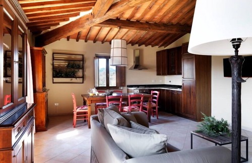 Casole d'Elsa Apartment | Piettorri Rosmarino In Casole d'elsa, Tuscany