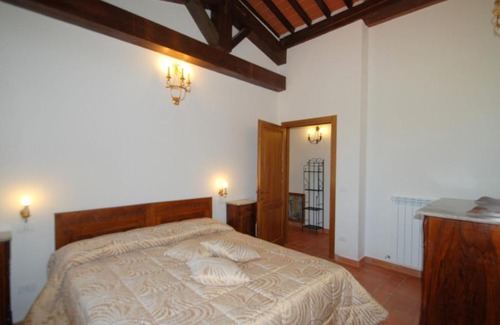 Pieve a Presciano Villa | Pieve A Presciano Villa Sleeps 6 Pool WiFi