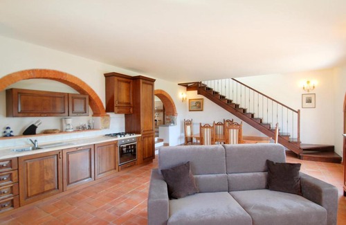 Pieve a Presciano Villa | Pieve A Presciano Villa Sleeps 6 Pool WiFi