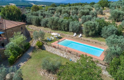 Pieve a Presciano Villa | Pieve A Presciano Villa Sleeps 8 with Pool
