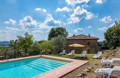 Pieve a Presciano Villa | Pieve A Presciano Villa Sleeps 8 with Pool