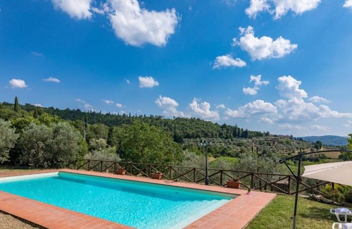 Pieve a Presciano Villa | Pieve A Presciano Villa Sleeps 8 with Pool