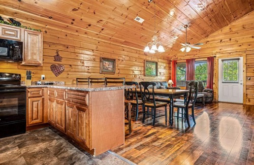 Pigeon Forge Cabin | Pigeon Forge Pool Theater Games Hot Tub