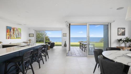 Pearl Beach House | PIHI Beachfront , Pearl Beach, 5beds, 5 bathrooms