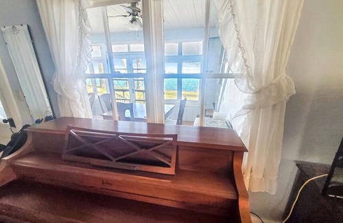 Arnolds Park House | Pillsbury Point Cottage on West Lake Okoboji