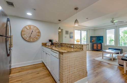 Baytowne Wharf Condo | Pilot House Village One-Bedroom Retreat - Intimate Luxury with Pool Deck Views at Sandestin Golf and Beach Resort!
