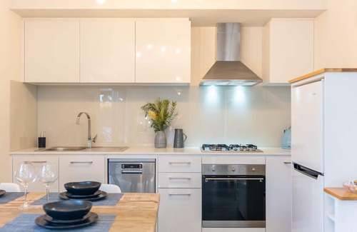 Balnarring Apartment | Pine Beach Guest House in the Heart of Balnarring