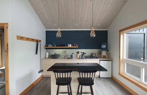 Tay Valley Cabin | Pine Brae Eco-Resort: Off-grid cabin with lake access & private hiking trails