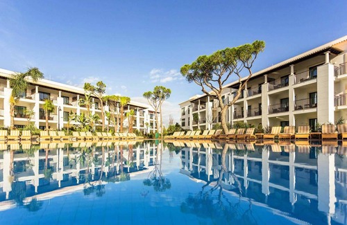 Olhos D'Agua Apartment | Pine Cliffs Garden Suite I
