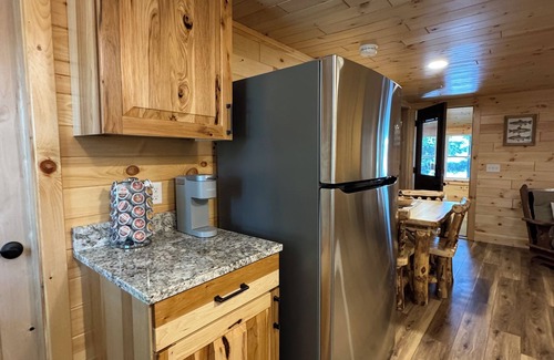 Alden Cabin | PINE COTTAGE - Pet Friendly Lakefront Cottage on Thayer Lake